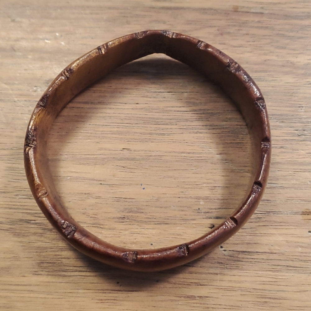 Vintage women brown wooden bangle
